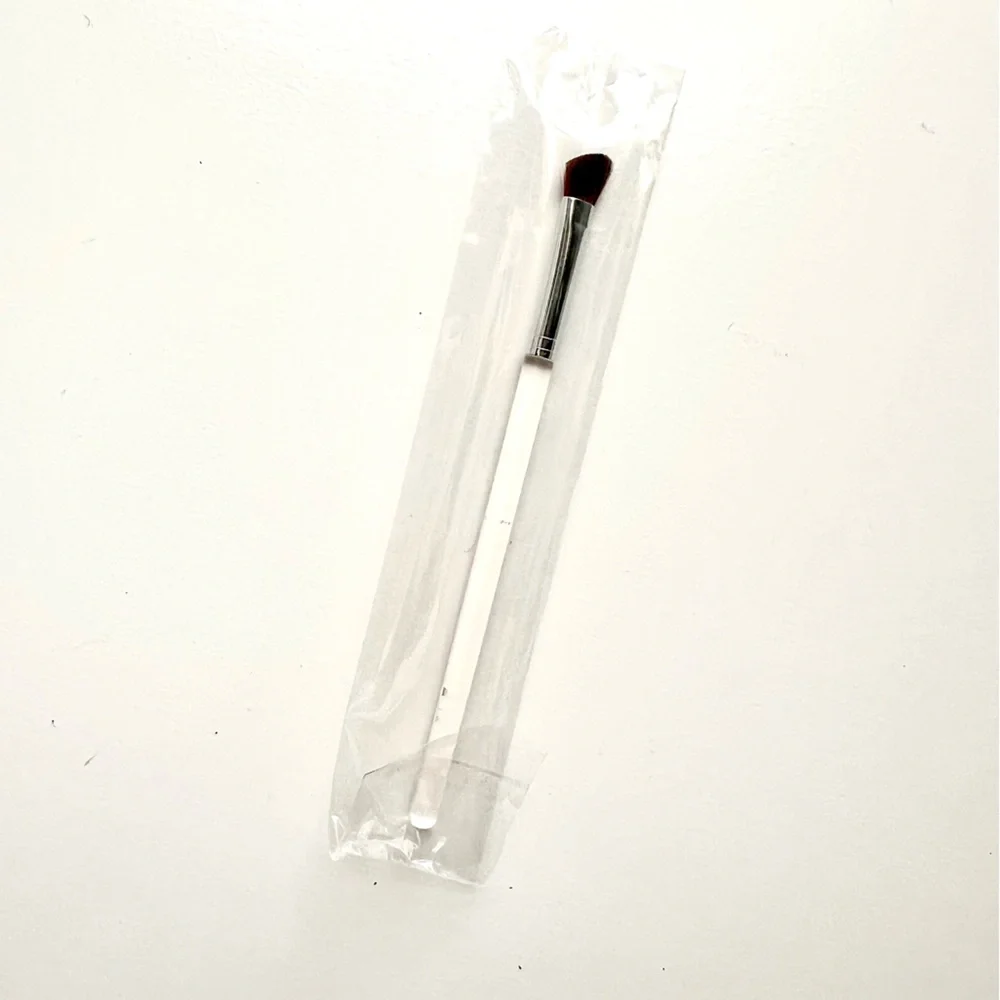 🆕 No Tag, Clinique Eye Brush. Seasonal Collection. No tag/box